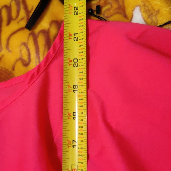 Laundry by Shelli Segal 💕 magenta ruffle accent blouse - Picture 10 of 11